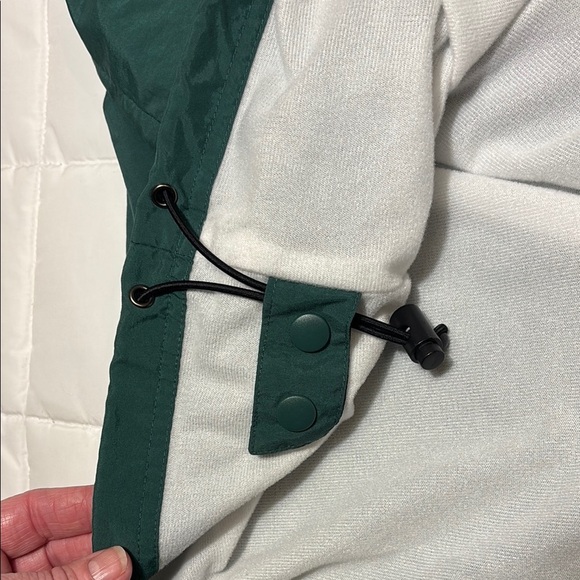 University of Florida Gators Green Pullover V-Neck Jacket - Picture 10 of 11